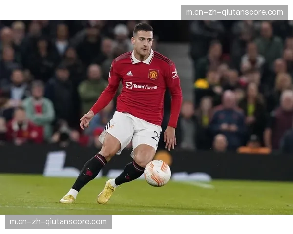 曼联马奎尔与达洛特后防表现稳定，防线重组成效逐步显现