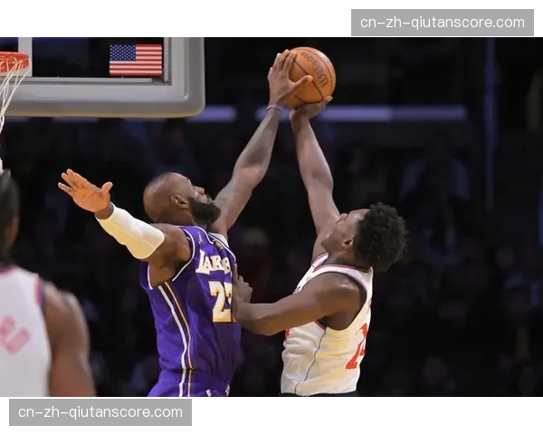 东契奇詹姆斯合砍48分16篮板14助攻 湖人进攻端双核驱动